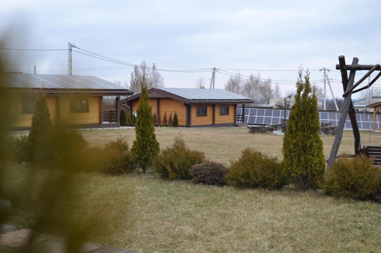 Хомене Rzhyshchiv Exterior foto